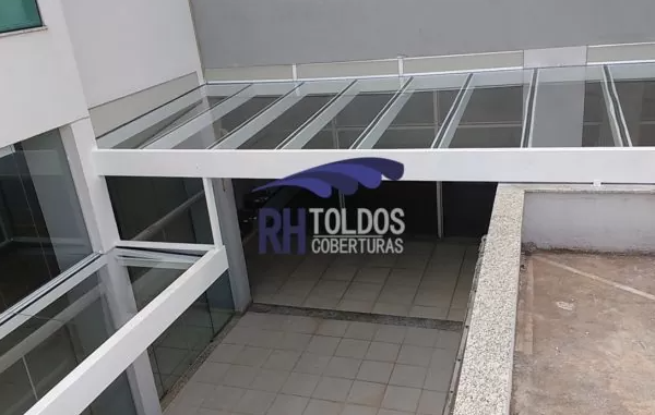 Coberturas em Policarbonato Compacto BH