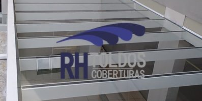 Telhado acrílico: porque ele faz tanto sucesso nos projetos?